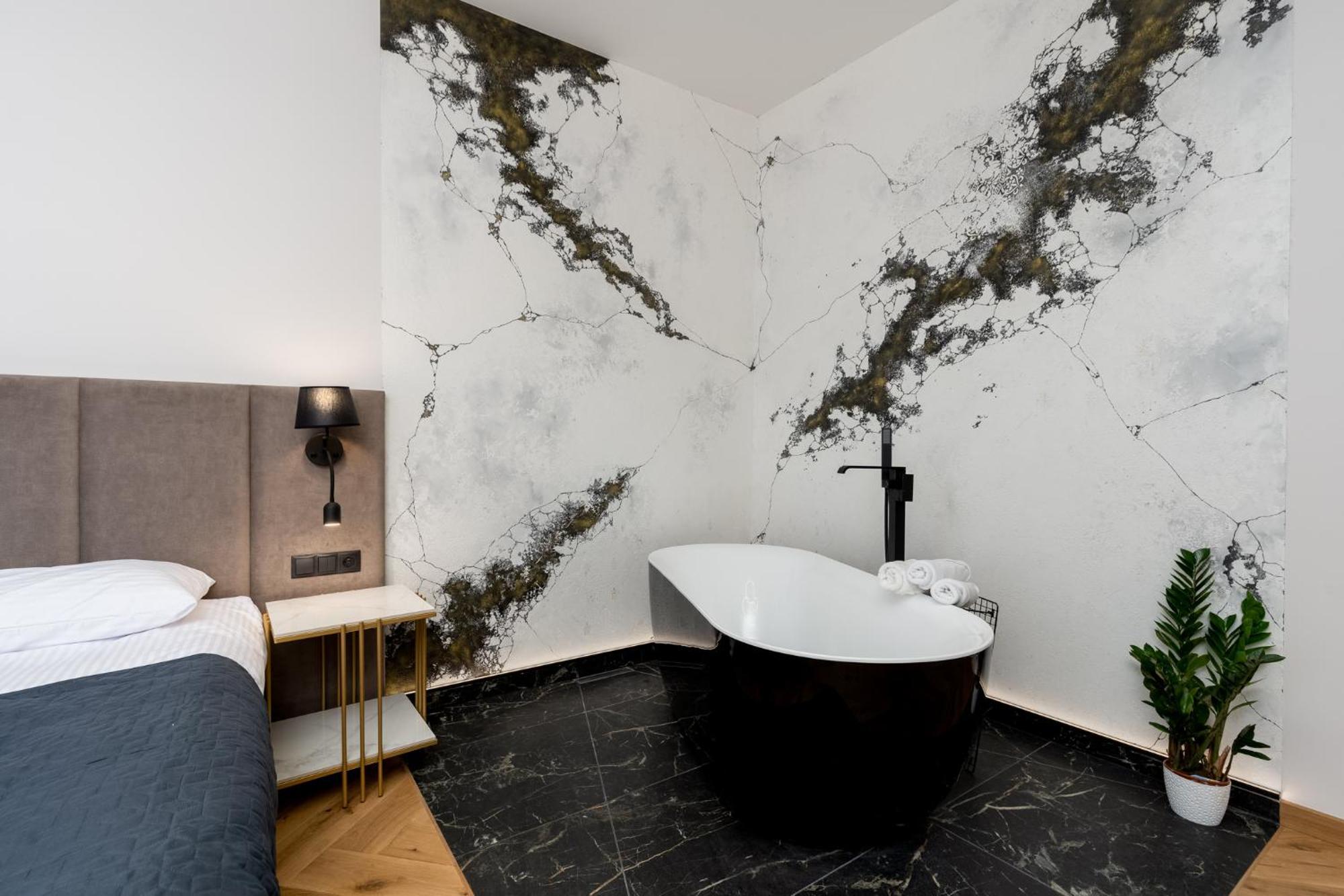 Spa Bedrooms With Sauna&Bath And Free Parking Krasków Εξωτερικό φωτογραφία
