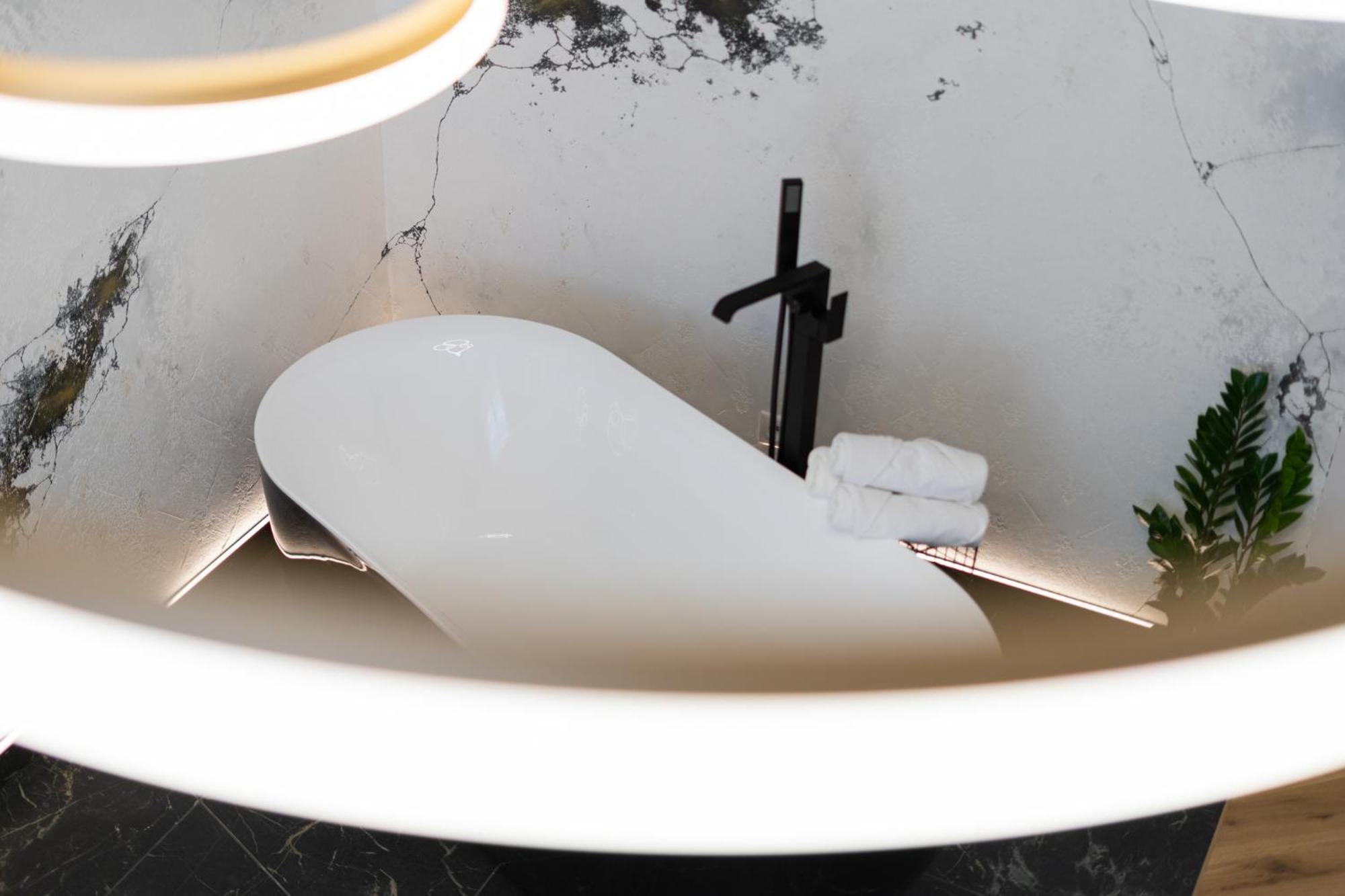 Spa Bedrooms With Sauna&Bath And Free Parking Krasków Εξωτερικό φωτογραφία