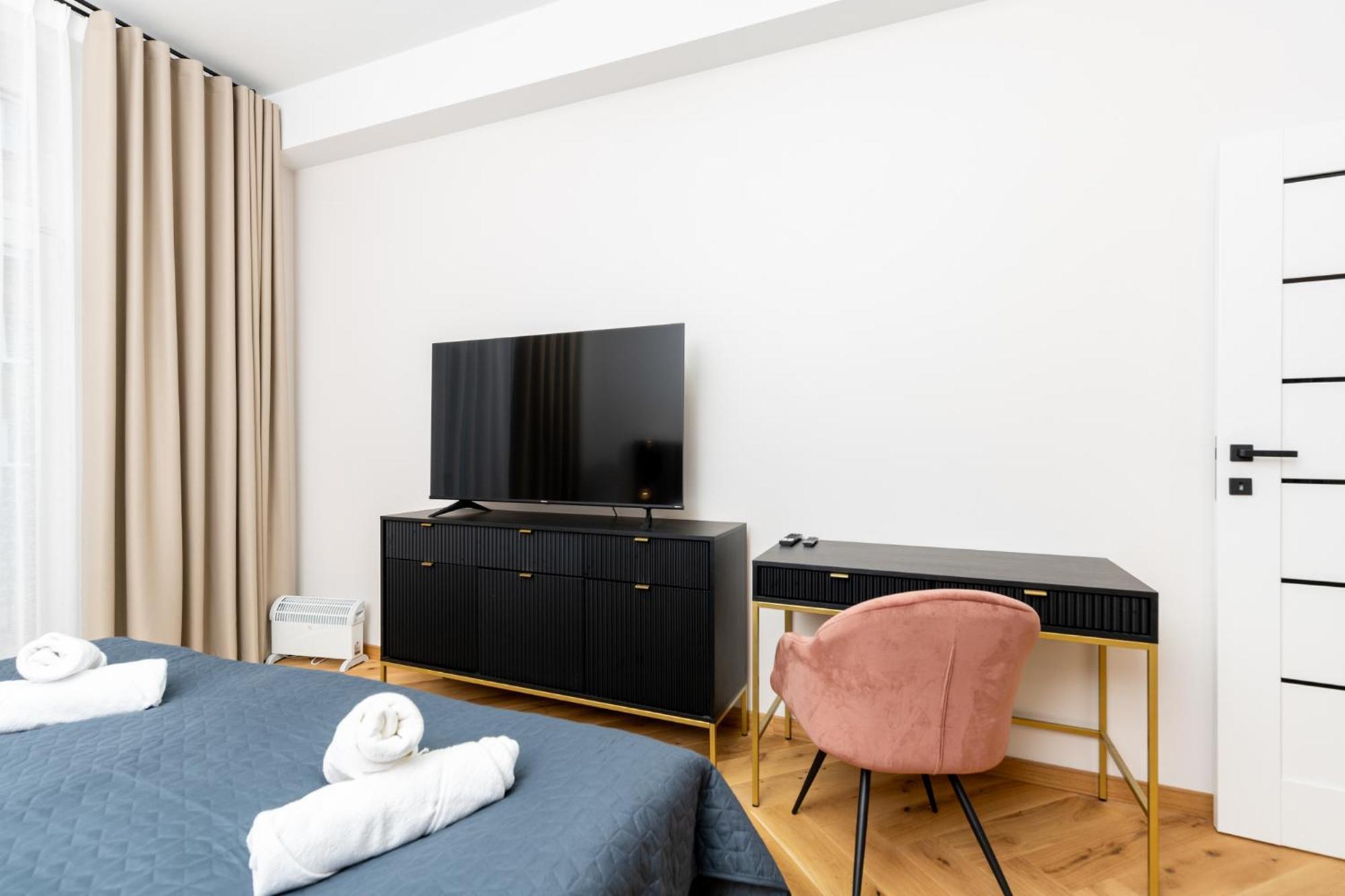 Spa Bedrooms With Sauna&Bath And Free Parking Krasków Εξωτερικό φωτογραφία